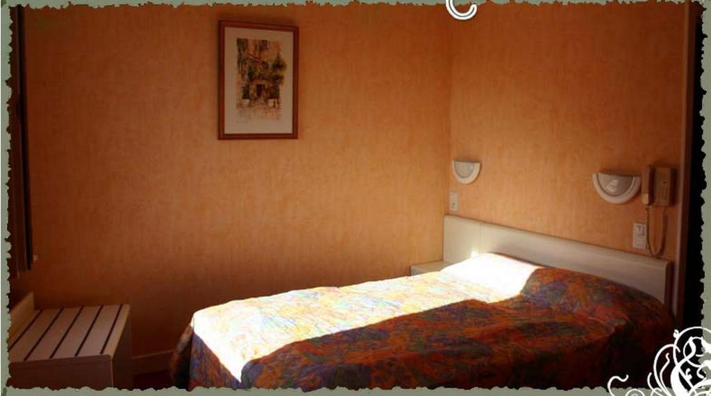 Auberge Du Relais D'Auniac Gourdon-en-quercy Oda fotoğraf